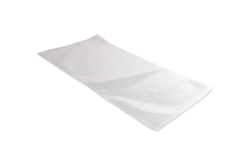 Вакуумные пакеты сохраняют свежесть продуктов на протяжении всего срока хранения. Защищают продукцию от внешних воздействий. Помогают более детально разглядеть продукт. Выдерживают перепады температуры. Универсальны в применении. Пакеты изготовлены из полиэтилена и полиэтилентерефталата  – материалов, не вступающих в реакцию с едой и не изменяющих её вкус и запах. Подходят как для промышленных так и для бытовых вакуумных упаковщиков. Размер пакета 250х250 мм, плотность 90 мкм. В упаковке 200 штук, в коробке 3000 штук.