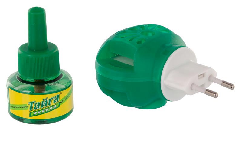 Фумигатор + жидкость от комаров «Тайга» (ХБК) - это готовое решение для защиты помещений от комаров. Комплект включает электрофумигатор, работающий от сети 220 В, и флакон с жидкостью. Прибор равномерно нагревает и испаряет действующее вещество, создавая невидимый барьер против насекомых. Обеспечивает продолжительную защиту до 8 часов. Формула без запаха безопасна для людей и домашних животных при использовании согласно инструкции. Фумигатор универсален: подходит как для жидкости, так и для пластин от комаров. Компактный размер позволяет легко разместить его в спальне, гостинице или на даче. 
