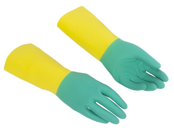 Перчатки латексные Vileda Professional усиленные выполнены из трехслойного латекса с неопреновой обработкой. Подходят для интенсивной работы с использованием агрессивных моющих средств. Имеют высокую механическую защиту к истиранию и проколам и максимальную устойчивость к широкому диапазону моющих средств и химикатам, протестированы на герметичность. Надежно защищают от бактерий, возбудителей грибковых заболеваний и вирусов. Низкая теплопроводность обеспечивает дополнительную защиту рук при работе с горячей водой. Внутреннее хлопковое напыление обеспечивает максимальный комфорт, способствует удобному снятию перчаток после использывания. Рельефная структура на пальцах и ладонях увеличивает прочность захвата инвентаря, предотвращает скольжение рук во влажной среде. Используются для широкого спектра работ, в том числе для уборки помещений и на пищевых производствах. Подходят для ежедневной работы в общественных помещениях, здравоохранении и заведениях HoReCa. Могут стираться вручную. Размер ХL, длина 33 см. Толщина 0,7 мм по гладкой стороне. Цвет зеленый/желтый.
