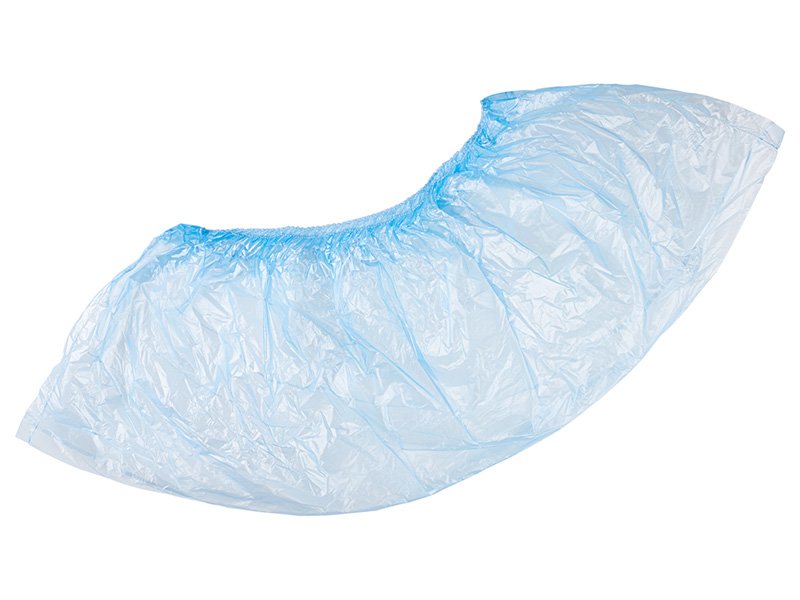 Бахилы на обувь выполнены из полиэтиленовой пленки низкого давления толщиной 20 мкм. Одинарная резинка надежно удерживает бахилы на обуви, предотвращает соскальзывание при длительном использовании. Универсальный размер изделий подходит для обуви до 45 размера. Цвет синий. Бахилы предназначены для поддержания гигиены и сохранения чистоты во внутренних помещениях. Широко используются в медицинских учреждениях, салонах красоты, детских учебных заведениях, бассейнах, спортивных центрах и других предприятиях с повышенным требованием к поддержанию гигиенических норм. В упаковке 100 штук.
