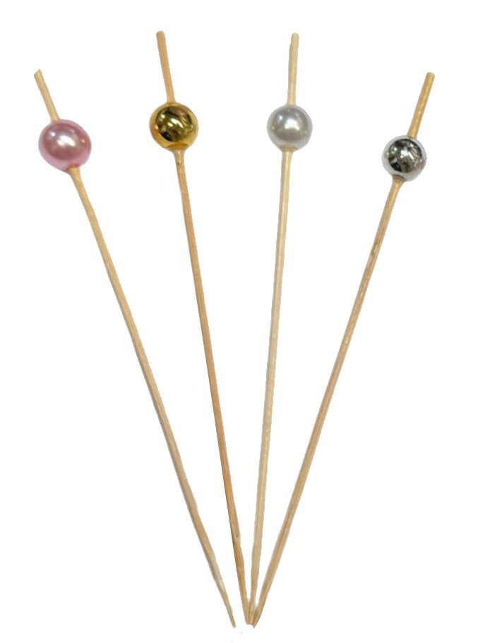 Пика бамбуковая Перламутровая Жемчужина предназначена для сервировки и подачи канапе, закусок, фруктов и других блюд. Изготовлена из натурального бамбука, отличается прочностью, экологичностью и безопасностью для пищевых продуктов. Каждая пика украшена декоративной бусиной-жемчужиной в ассортименте цветов: перламутр, розовый, золото и серебро. Элегантные бусины придают изделию изысканный внешний вид и делают подачу блюд более торжественной и привлекательной. Длина пики 12 см обеспечивает удобство использования и надежную фиксацию продуктов.

Пики идеально подходят для ресторанов, кафе, баров, кейтеринговых компаний, а также для домашних праздников и торжественных мероприятий. Могут использоваться для подачи мясных и рыбных закусок, сыров, оливок, ягод, мини-десертов и других деликатесов. Разнообразие цветов жемчужин позволяет создавать яркие композиции и сочетать пики с различными видами блюд.

Бамбуковые пики безопасны для контакта с пищей, не впитывают запахи и влагу, легко утилизируются как биоразлагаемый материал. Острый наконечник обеспечивает легкое прокалывание продуктов без визуальных повреждений.

В упаковке 100 штук. 