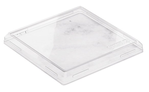 Прозрачная пластиковая крышка предназначена для герметичного закрытия квадратных бумажных контейнеров объемом 500 мл. Совместима с контейнерами арт.19-5182, арт.19-5190. Изготовлена из прочного ПЭТ-пластика, устойчивого к жирам, кислотам и перепадам температур. Особенностью крышки является гибкий контурный замок, который обеспечивает плотное прилегание к контейнеру, предотвращая протекание и защищая содержимое от загрязнений и внешних воздействий. Прозрачный материал позволяет визуально контролировать наполнение без вскрытия упаковки, удобен для демонстрации содержимого в торговых витринах и на фудкортах. Ровная поверхность позволяет наносить этикетки или логотипы. Крышка подходит для хранения и транспортировки готовых блюд, гарниров, салатов, закусок, десертов и полуфабрикатов. Рекомендуется для предприятий общественного питания, служб доставки, кейтеринга и домашнего использования. Размер 130×130 мм. В упаковке 50 штук.