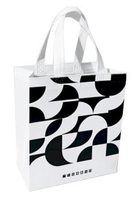 Многоразовый пакет Узор выполнен из спанбонда с ламинацией, отличается повышенной прочностью, влагостойкий, устойчив к разрыву, не мнется, легко моется, долговечен в использовании, сохраняет насыщенный цвет и товарный вид при интенсивной эксплуатации. Оснащен удобными мягкими ручками. Жесткое дно и многослойная структура обеспечивают прочность при повышенных нагрузках и удобство при транспортировке. Выдерживает нагрузку до 20 кг. Является экологичной альтернативой одноразовым пакетам. Пакеты из спанбонда с ламинацией широко используются для доставки товаров повседневного спроса, в розничной торговле, для презентации корпоративных подарков. Размер 25+14х29 см. В упаковке 300 штук.